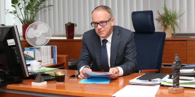 Naším hlavním úkolem je naučit veřejnost používat online komunikaci