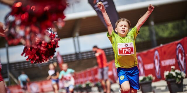 Poslanci budou pokračovat v projednávání zákonů kvůli koronaviru