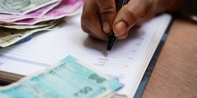 Lidé si loni opět více stěžovali u ČNB na praktiky směnáren