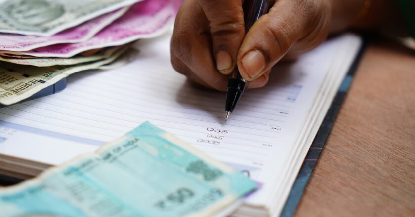 Lidé si loni opět více stěžovali u ČNB na praktiky směnáren