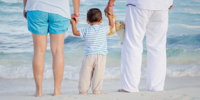 Češi jezdí na zahraniční dovolenou pojištěni nejčastěji rovnou od cestovky
