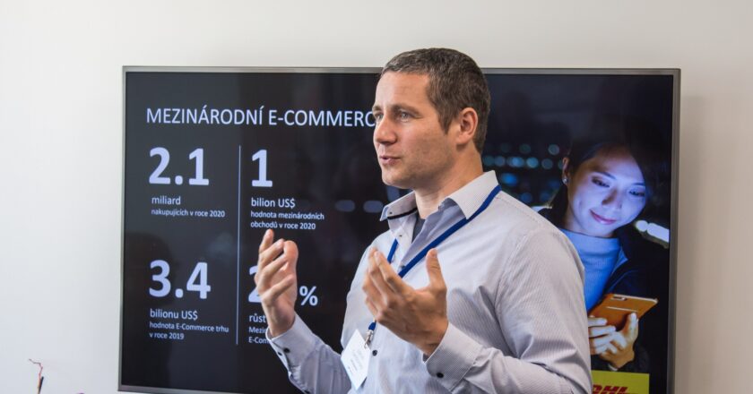 Ekonomiku sankce brzdí. Souhlasím ale s těmi, které jsou logické