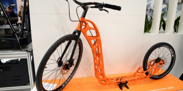 VŠB-TU Ostrava představila na veletrh koloběžku z 3D tiskárny