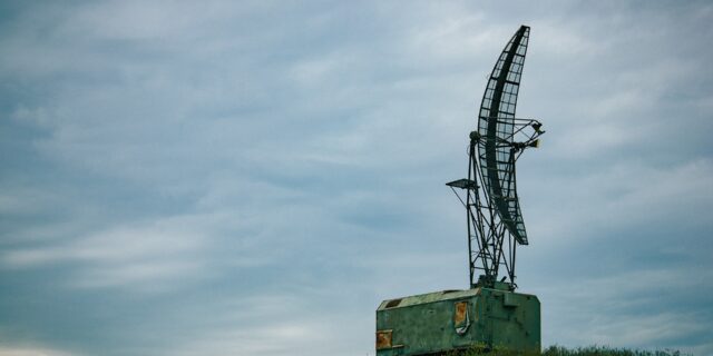 Sedm poslanců požaduje dotace pro vojenské státní podniky