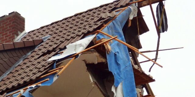 Škody způsobené pondělním větrem podle pojišťoven dále rostou