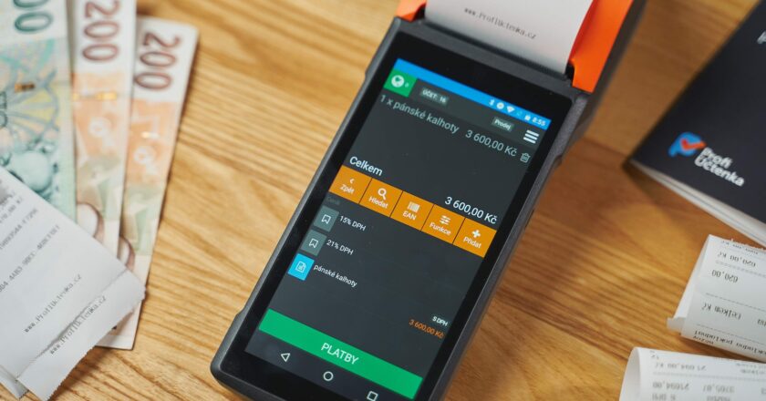 Vláda: Podnikatelé nebudou muset evidovat tržby do konce roku