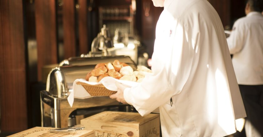 Kabinet uspíšil harmonogram otevírání obchodů do 25. května