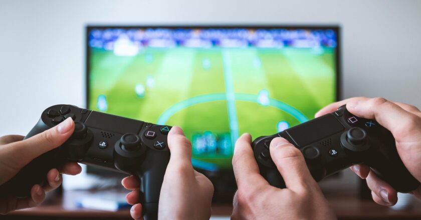 Lidé si rádi hrají. Finanční instituce by se měly jít poučit do Play stationu