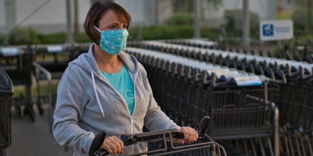 Rozdělená Evropa: Bojuje se o to, jak řešit krizi. Úvěry nebo dotacemi?