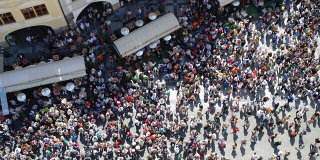 Poslanci znovu posoudí příspěvky malým s.r.o. a přerušení EET