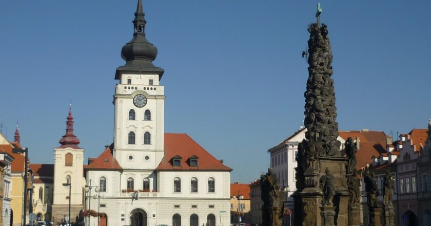 Obce podle Schillerové propad příjmů ustojí, pomoct musejí