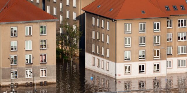 Daňový režim darů poskytnutých na pomoc při povodních a odpuštění pokuty u kontrolního hlášení