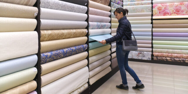 Češi se považují za manuálně zručné: malují, natírají a tapetují