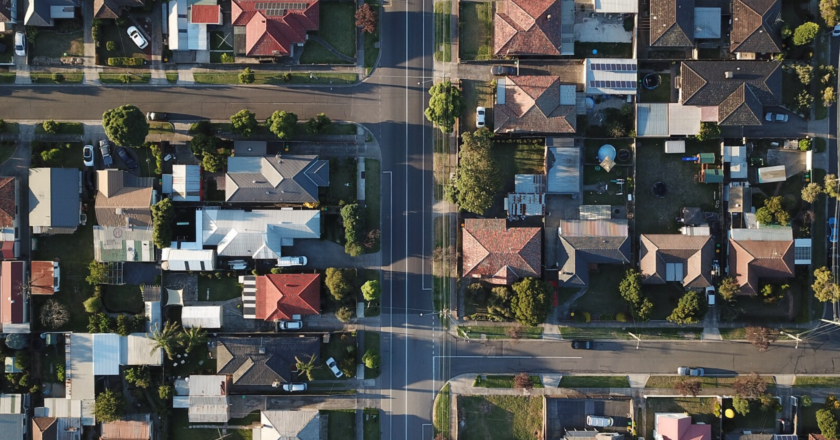 Češi hledají konzervativní zhodnocení svých peněz, vzrostly investice do nemovitostních fondů