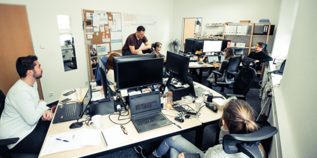 Pro dvě třetiny mladých Čechů je v práci nejdůležitější flexibilita