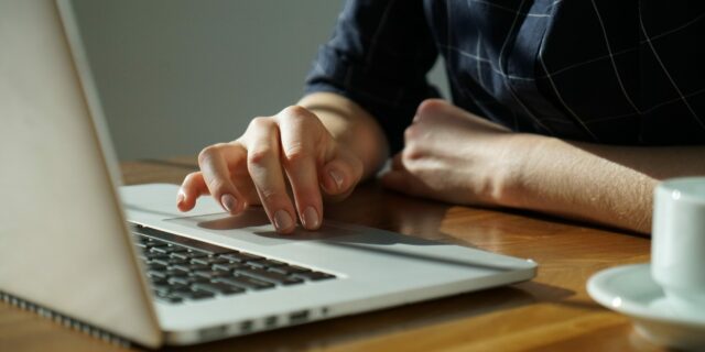 Co s tebou, bankovní identito?