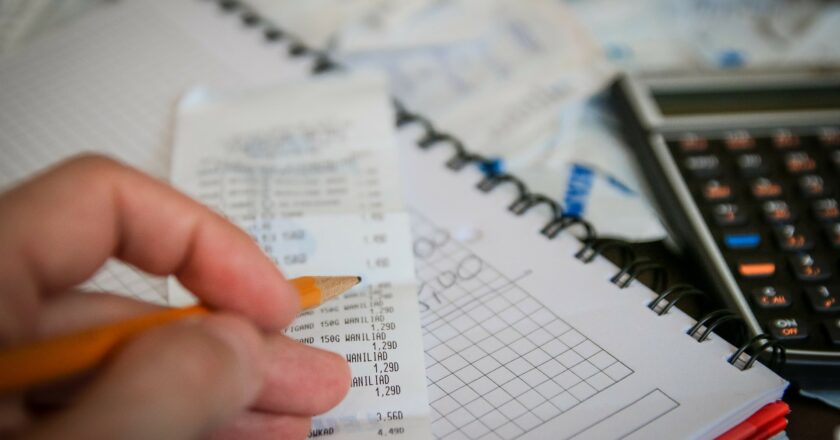 Průzkum: Jen třetina Čechů má své finance pod kontrolou