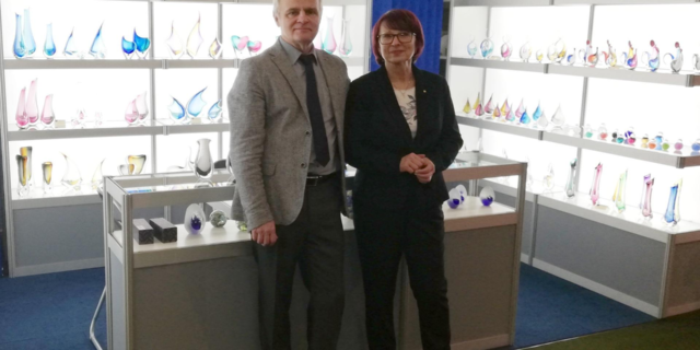 Během jednoho týdne muselo zavřít své obchody všech téměř pět set našich odběratelů