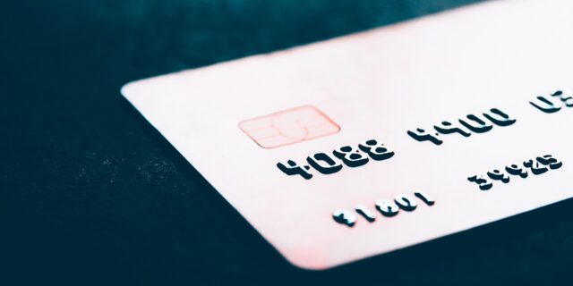 Výsledky ankety nejabsurdnější bankovní poplatek 2021 a nejabsurdnější bankovní postup či proces