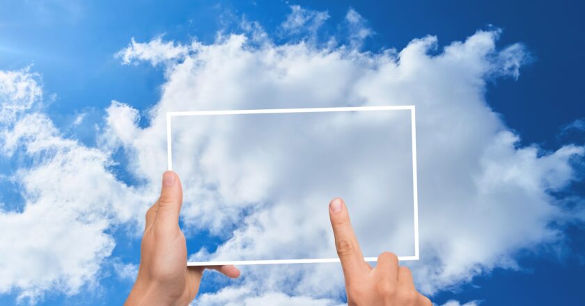 Migrace českých firem do cloudu pokračuje. Čeho se obávají a co je pravda?