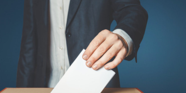 Schmarcz: Zadlužený a zadluženější… Ve volbách si můžete vybrat mezi umírněnými a radikálními socialisty, pravici budete hledat marně