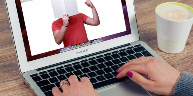 Právní bitva o mimořádná opatření pokračuje