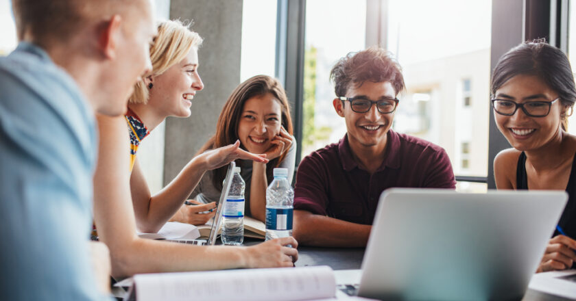 Soukromé nebo veřejné vysoké školy? Evropský trend hovoří ve prospěch soukromého vzdělávání