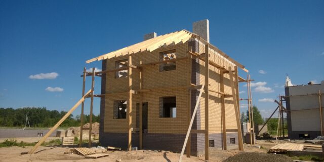 Stavební práce zdražovaly i loni, odkládat zahájení stavby nebo koupi bytu se nevyplatí