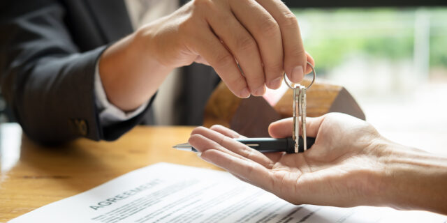 Češi zjišťují, že se kvůli investici do nemovitosti nemusí zadlužovat. Roste popularita fondů