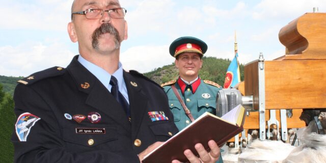 Podcast s plk. Jiřím Ignácem Laňkou, vedoucím kanceláře ředitele URNA