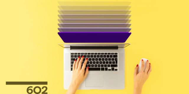 Osmdesát šest procent českých firem stále používá šanony