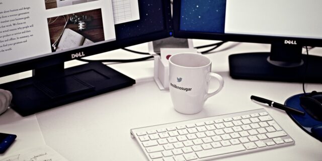 Home office a digitalizace mění profesní etiketu, firmy zavádí nová školení