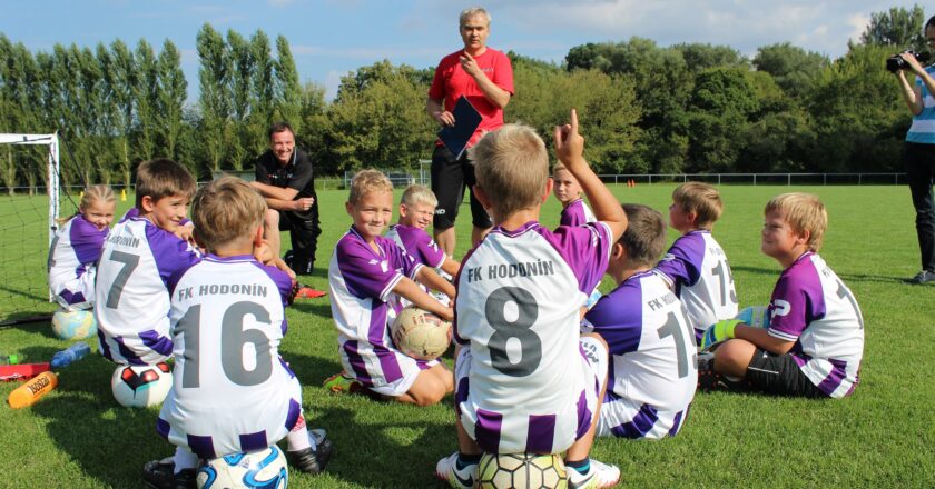 Projekt VZP „Díky za VZPruhu“ chce rozhýbat děti a vyzdvihnout práci trenérů