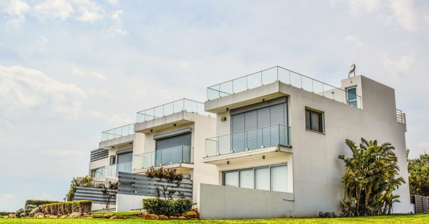 Pandemie covid-19 změnila poptávku po nemovitostech – realitní prázdniny se už druhý rok vůbec neplánují