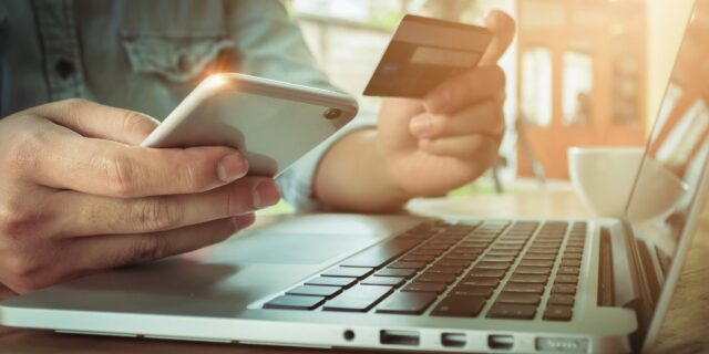 Přichází hlavní sezóna pro kyberzločince – na co si dát v souvislosti s Black Friday a předvánočními online nákupy pozor?