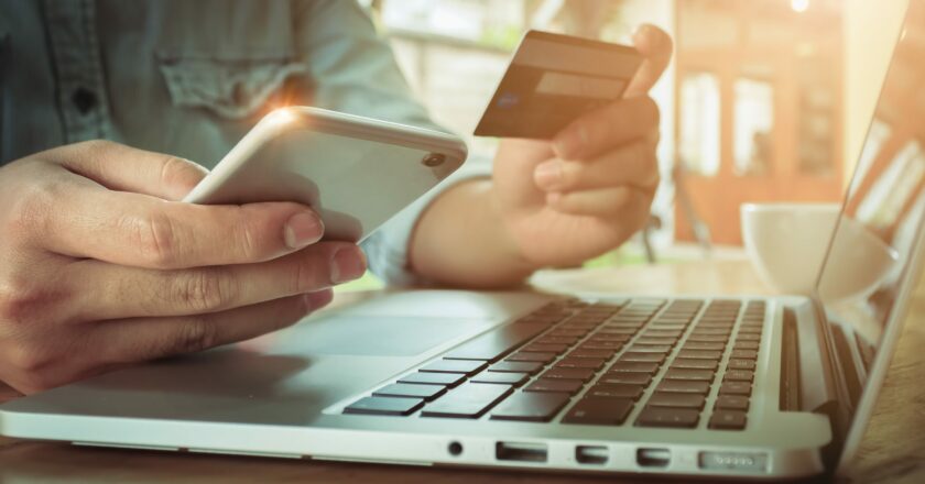 Přichází hlavní sezóna pro kyberzločince – na co si dát v souvislosti s Black Friday a předvánočními online nákupy pozor?