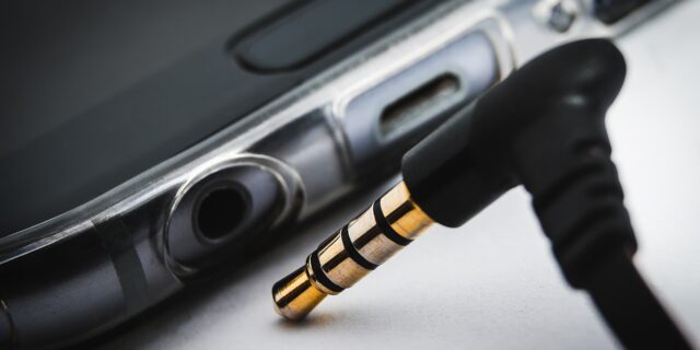 Čtyřicet pět procent Čechů vyhodí rozbitou elektroniku a koupí novou, často by přitom mohla dále sloužit