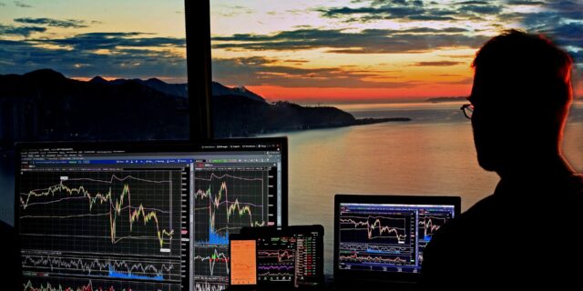 Deník investora: Evropa vede v počtu fůzí a akvizic