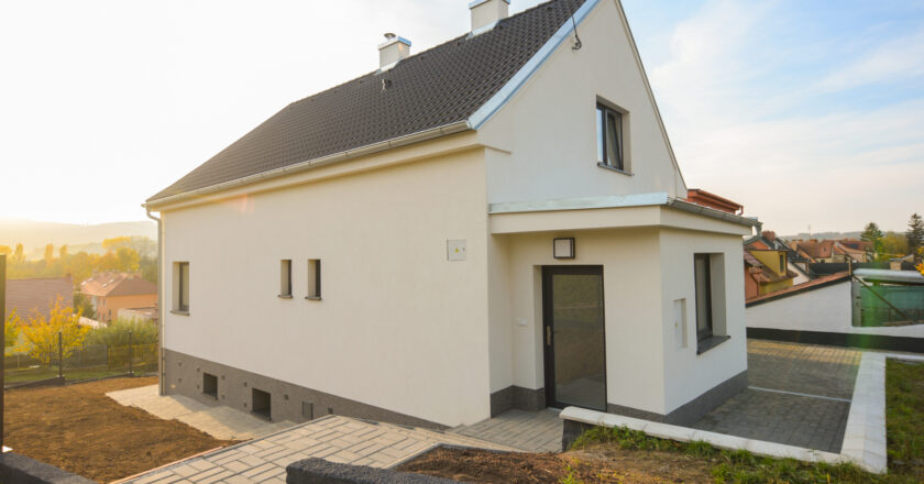 Koupili jste loni nemovitost? Nezapomeňte do konce ledna na modrý formulář