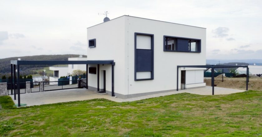 Zdražování stavebních prací a materiálu nekončí, za rodinný domek letos zaplatíte o milion více