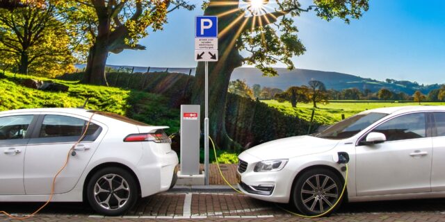 Hejl: Opomíjený problém elektromobility jsou spotřební daně