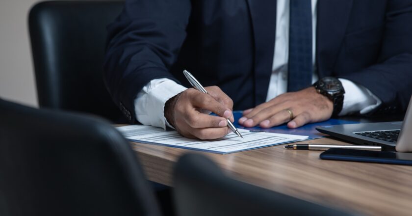 Prohlídky advokátů při vstupu do soudní budovy v lednu 2022 skončí