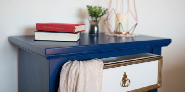 Průzkum: Polovina Čechů drží doma hotovost, nejčastěji v šuplíku