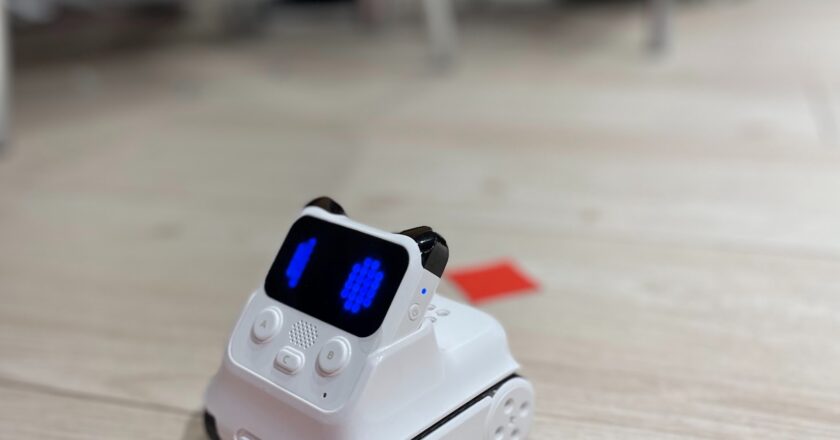 Zájem o kurzy programování makeITtoday loni vzrostl o třicet procent. Rok 2022 bude ve znamení robotů