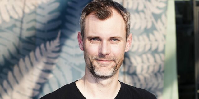 Bezrealitkám šéfuje Jan Škrabánek, jeho hlavní misí je reagovat na změny na realitním trhu a zajistit dostupné nájmy