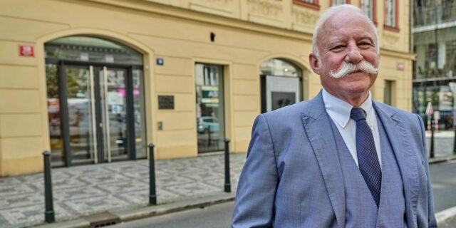 Vladimír Jirousek: Společensko-ekonomický rozvoj byl a je natolik dynamický, že právo poněkud „nestíhá“