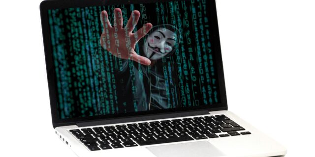 Phishing nahrazuje skimming. Trend kyberútoků se mění, podvodníci získávají citlivé platební údaje od lidí na internetu