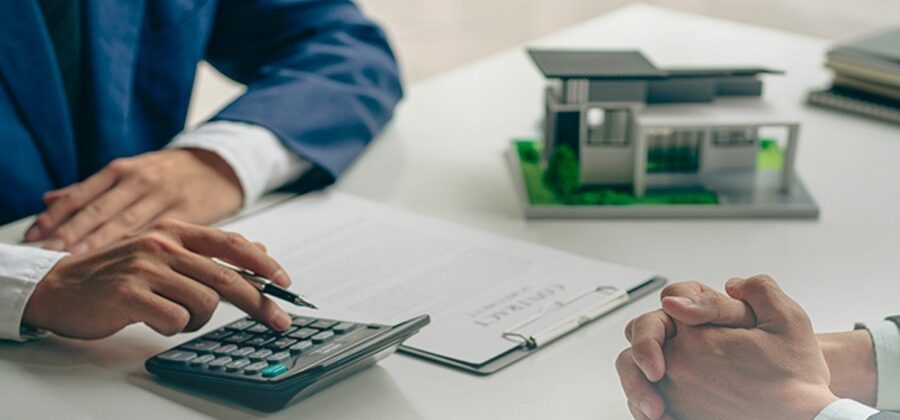 Zrušení dalšího omezení pro zájemce o hypotéku je dobrým krokem, trhu ale více pomohou až nižší sazby