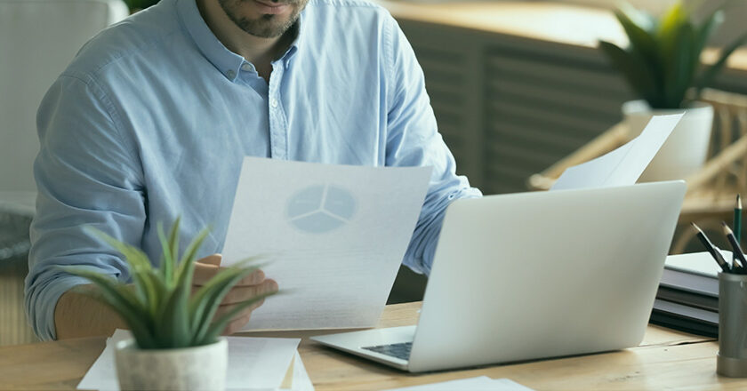 Nůžky mezi základními úrokovými sazbami a těmi hypotečními se opět více rozevřely