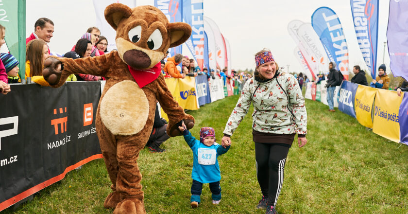 Tisková konference Pojišťovny VZP, a. s., (PVZP) k ukončení sezóny charitativních běhů PVZP FénixRun (ŽIVĚ)